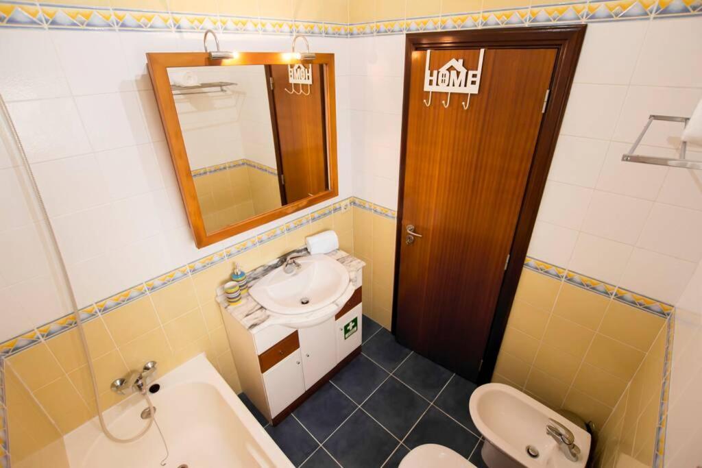 Casa Da Torre Com Garagem Gratuito Apartment Aveiro Exterior photo
